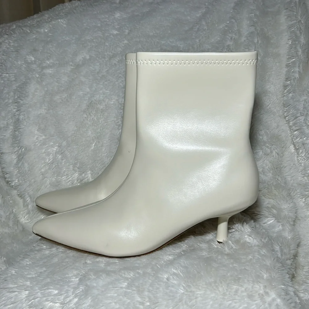 A New Day Lonnie Cream Kitten Heel Stretch Bootie Size 7 1/2 NWT